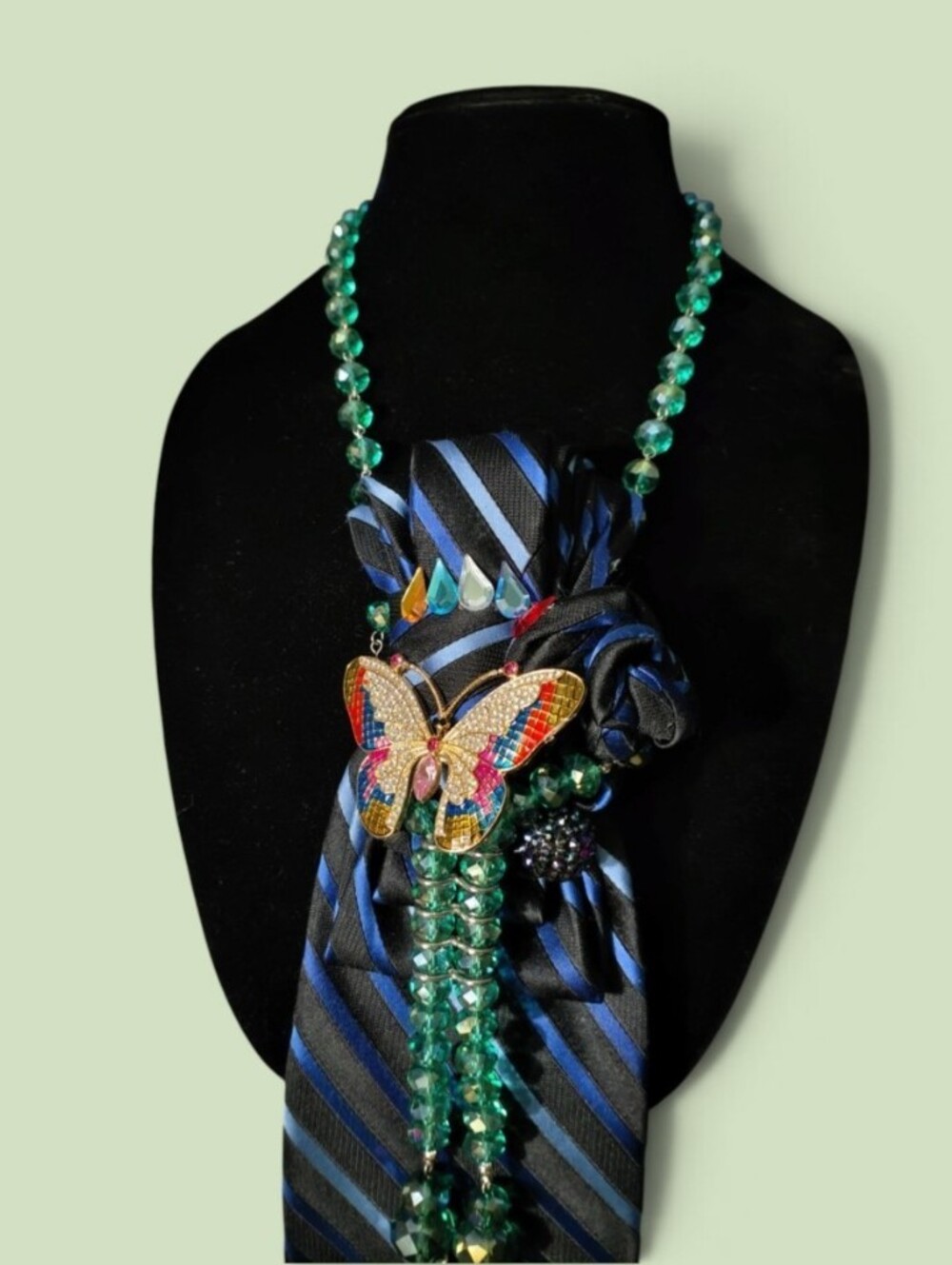 Nicole Miller NY Blue Necktie With Emerald Green Beaded Necklace 100% Silk - Picture 4 of 4